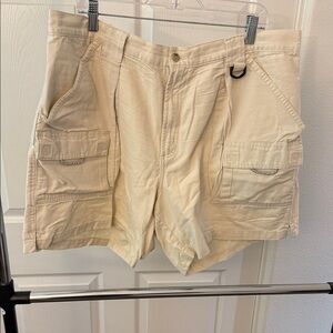 Men's Beige Fishing Cargo Shorts with Utility Pockets